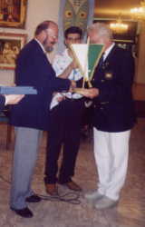 bergabe des Ehrenwimpels (hchste Auszeichnung der Marinekameradschaft Viking 1948) an den Prsidenten des MV Herrn Oberst d. h. m. D. Prof. DI. Karl Skrivanek